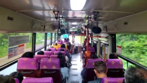 Mehr über den Artikel erfahren Jeju per Bus: Entdecke die Insel mit Leichtigkeit und Authentizität